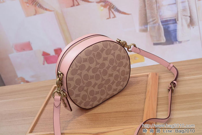 COACH蔻馳 新品發售 c家19年初新款盒子包 化妝包  Chz1607